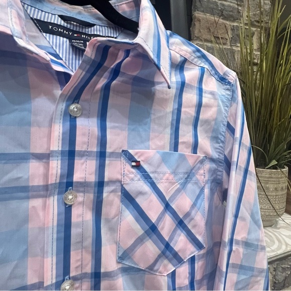 Tommy Hilfiger Button Down - Picture 2 of 3